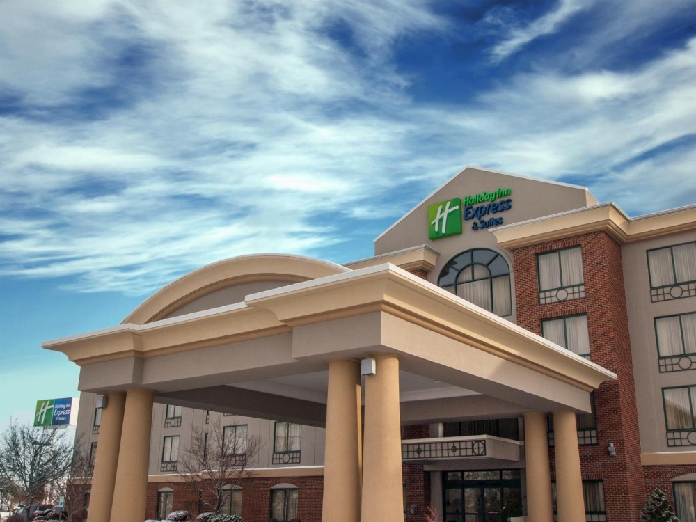 Holiday Inn Express & Suites Buffalo Airport Main image